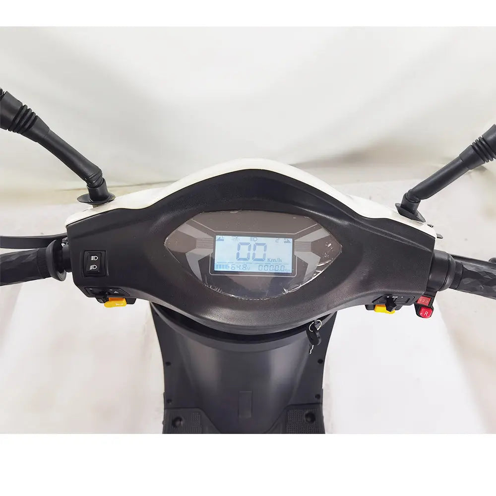Eeeza Urban Comfort Scooter – 60V20Ah Three-Wheel Mobility with Rear Basket & Disc Brake System