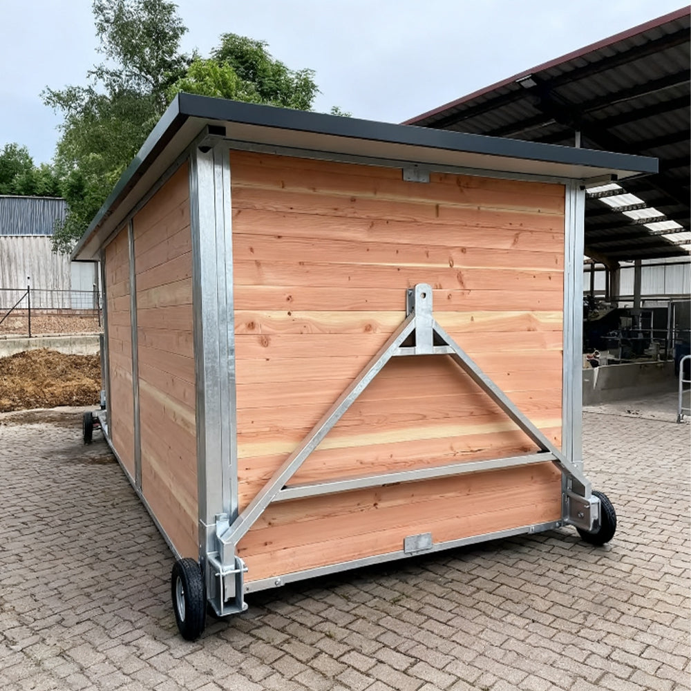 Eeeza Outdoor Mobile Stable With Wheels