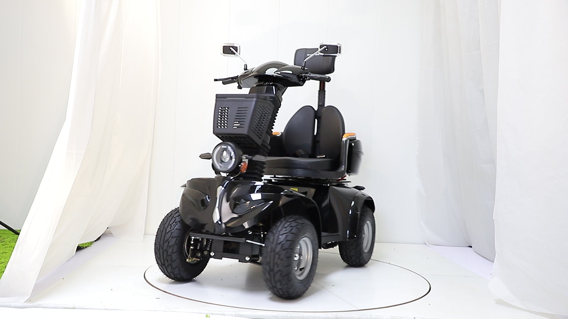 Load video: Eeeza Adjustable 1000W 60V 20Ah Electric Mobility Scooter