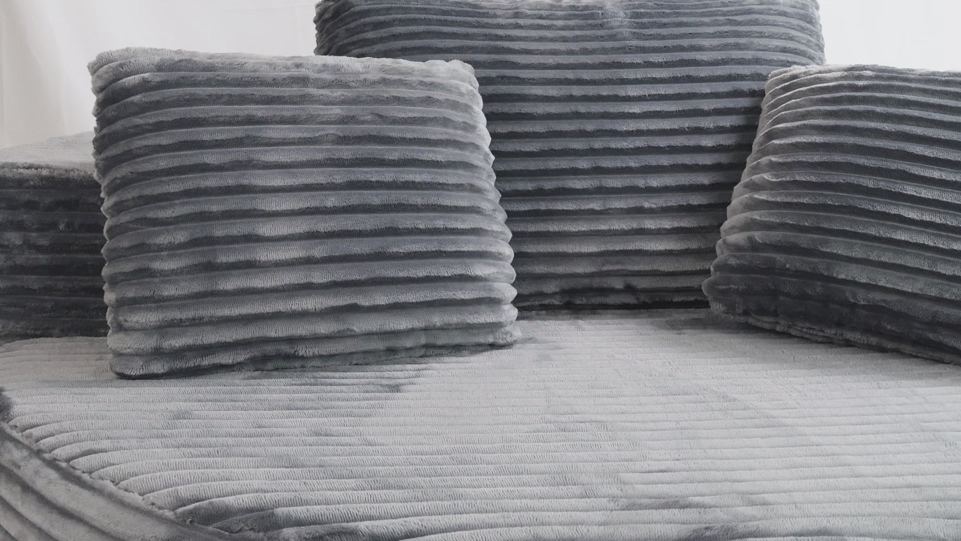 Load video: Modern Lazy Sofa with 3 Backrest Pillows, Corduroy, Round, Grey